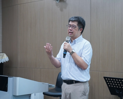 學務長柴子高老師說明學務資訊。