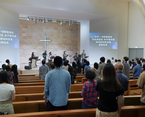學生自治會帶領師生一同以詩歌敬拜上帝6